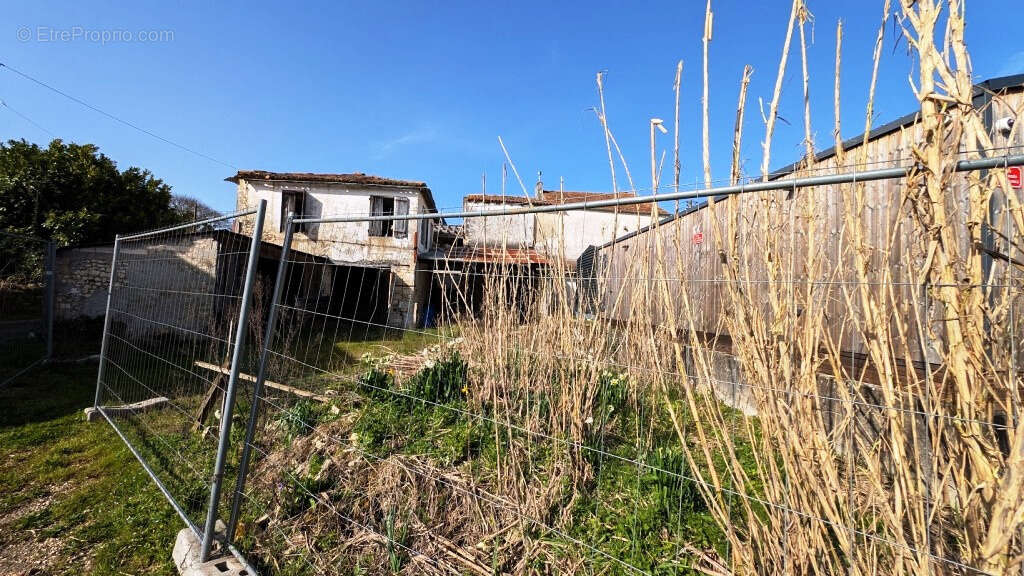 Maison a renover chadenac - photo 4