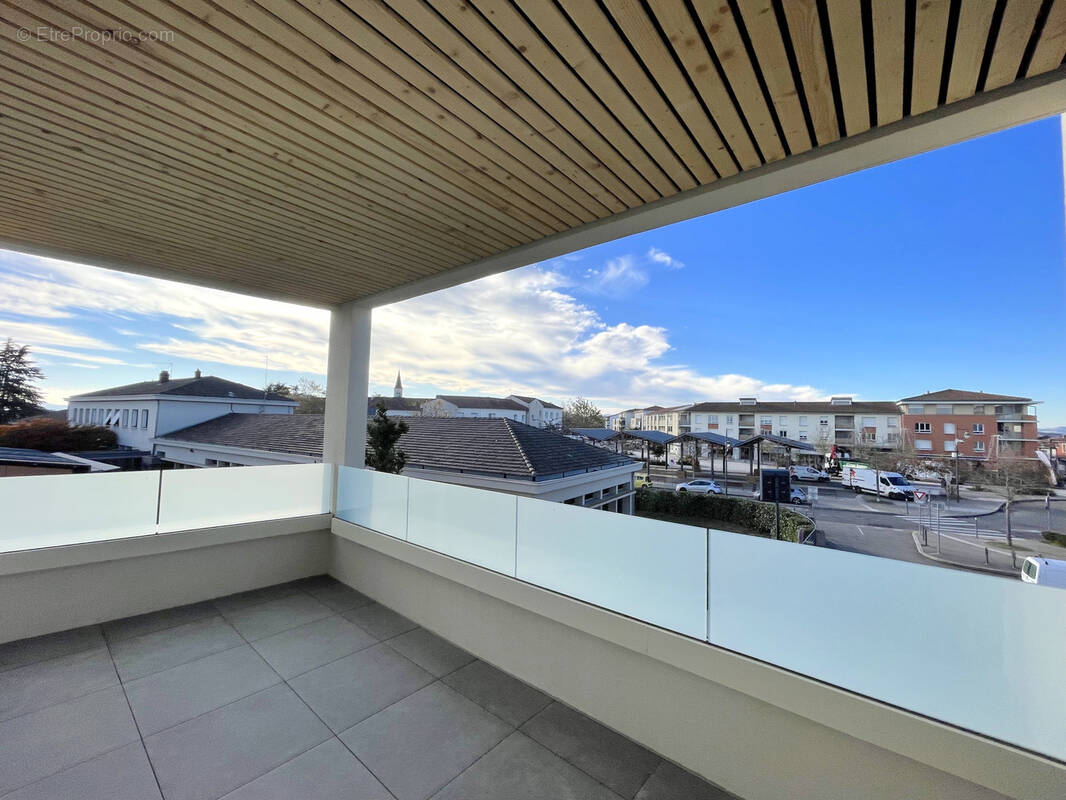 Appartement à CHARBONNIERES-LES-BAINS