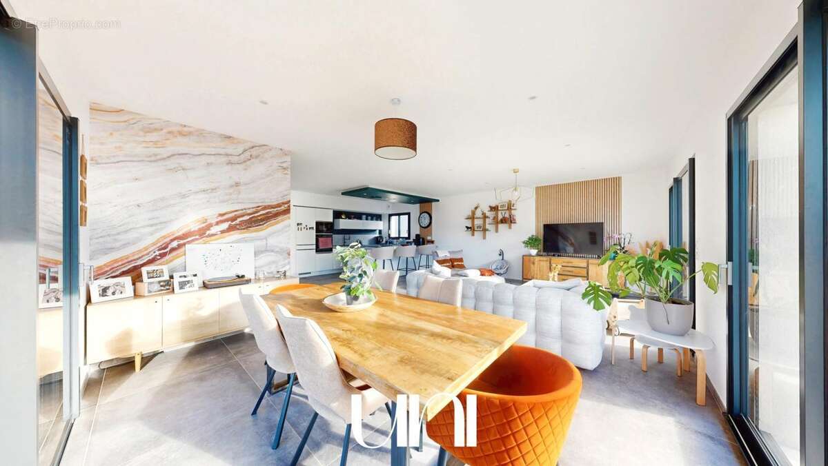 Maison à TILLY-SUR-SEULLES