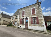 Maison à ESCOLIVES-SAINTE-CAMILLE