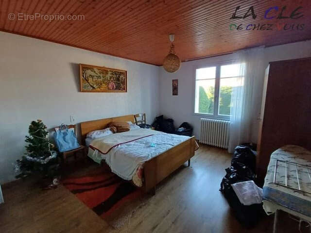 Maison à VERNOUX-EN-GATINE