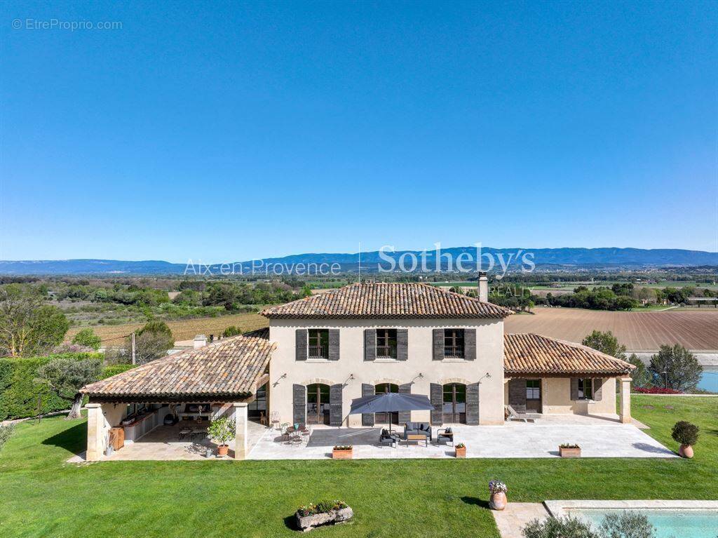 Maison à MEYRARGUES