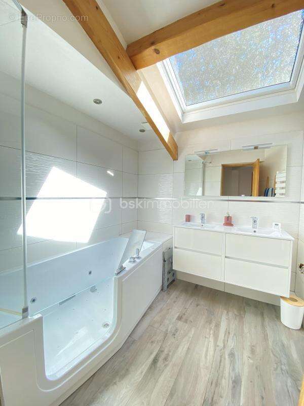 Maison à POURRIERES