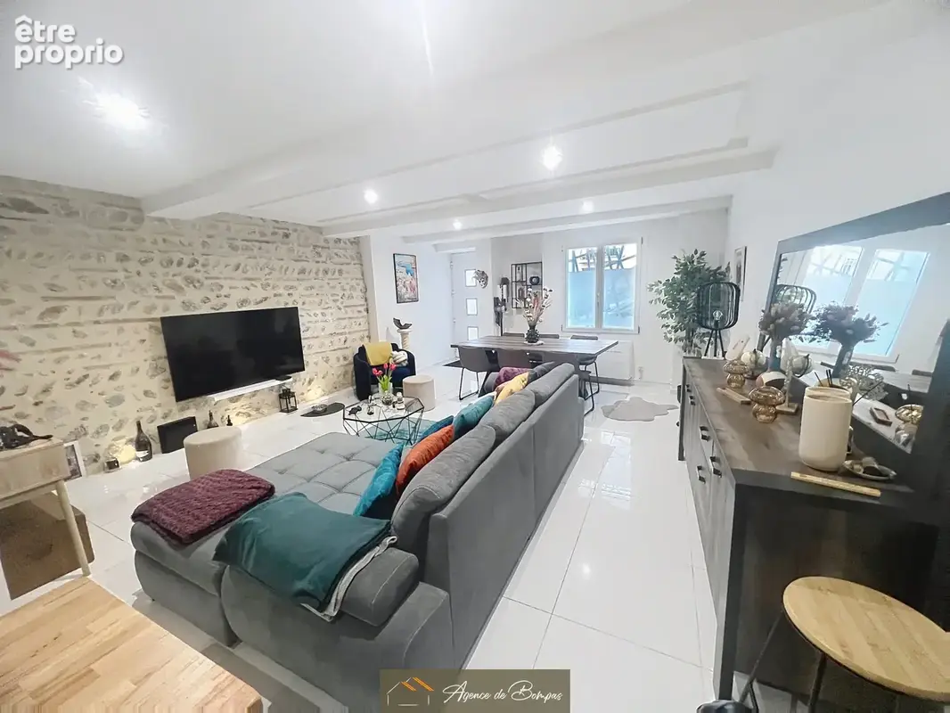 Appartement entierement renove  de type 2 65.77 m2 - photo 8