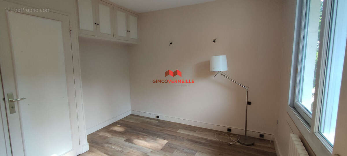 Appartement à LA CELLE-SAINT-CLOUD