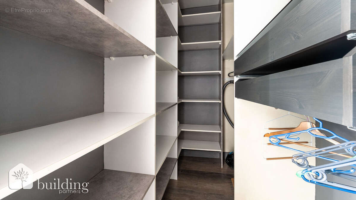 Appartement à LEVALLOIS-PERRET