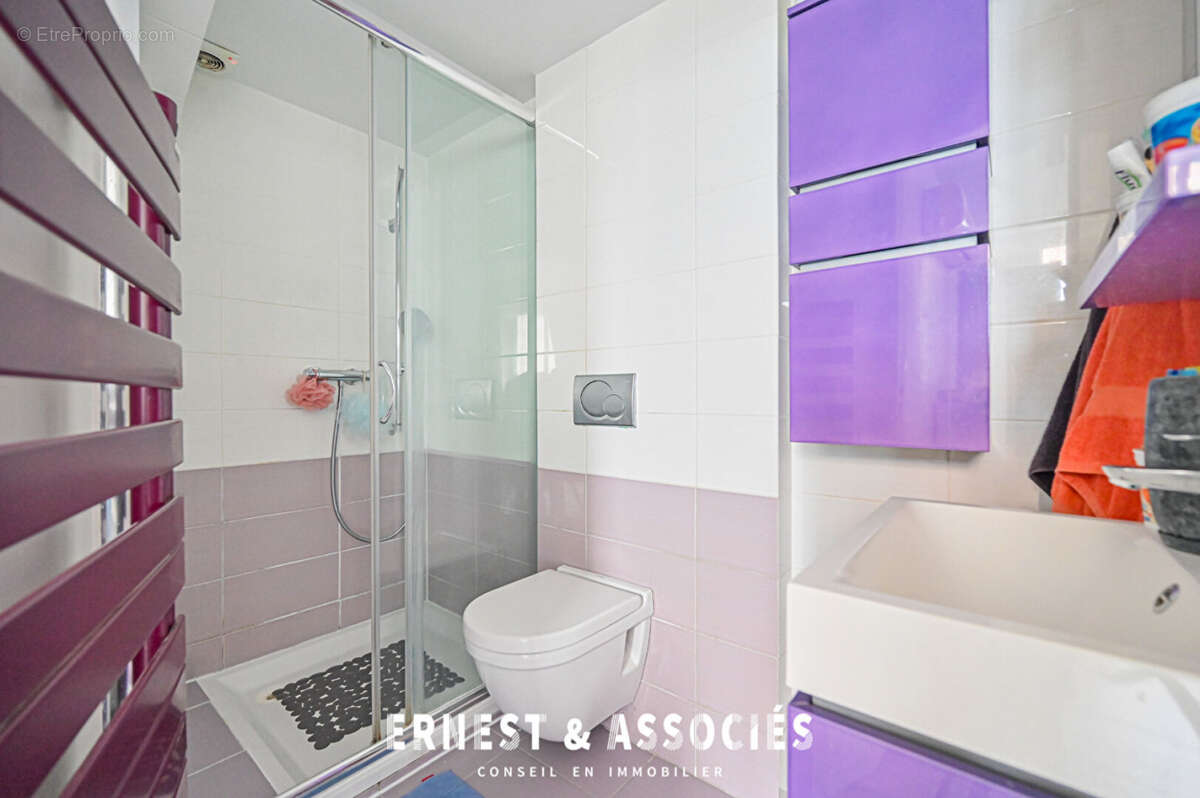 59356588h.jpg - Appartement à PARIS-10E