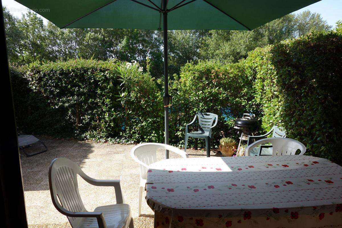 Maison à SAINT-SAUVEUR-DE-CRUZIERES