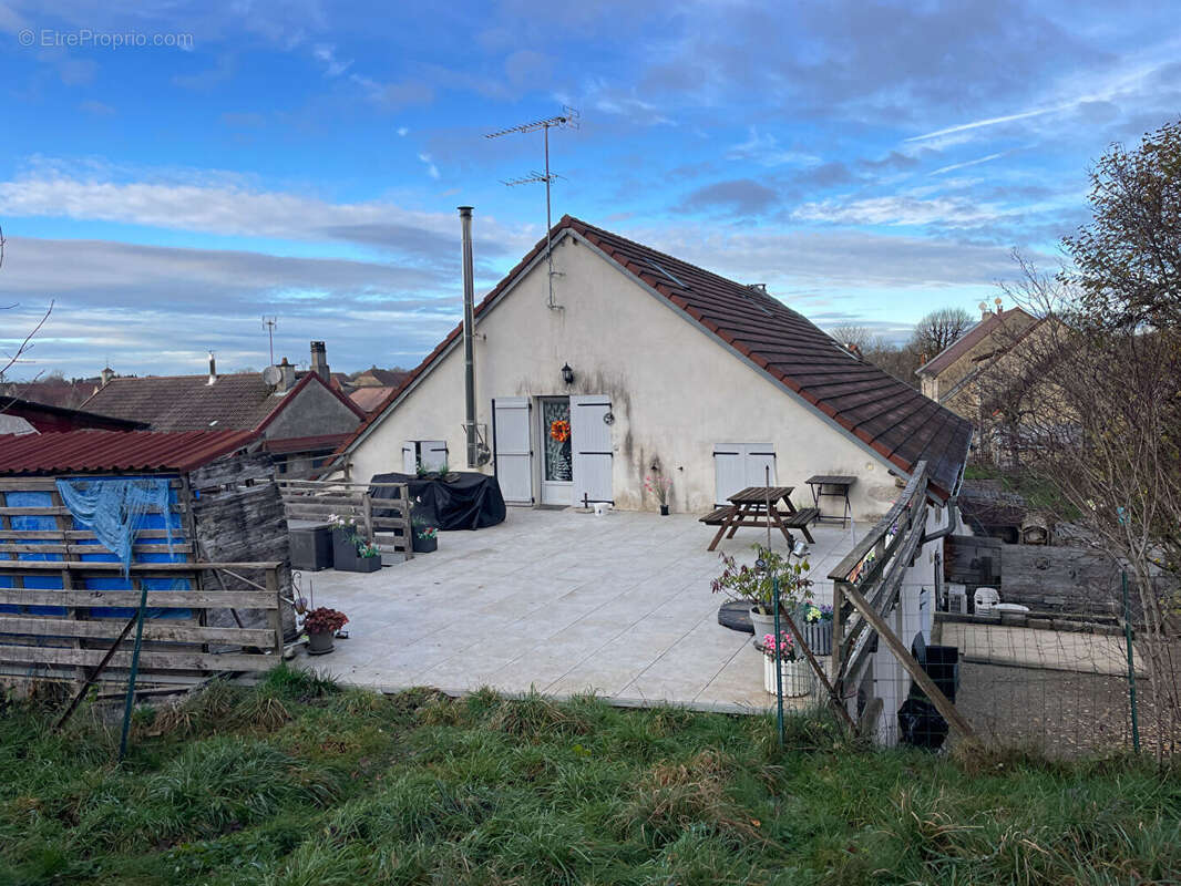 Appartement à CLAIRVAUX-LES-LACS
