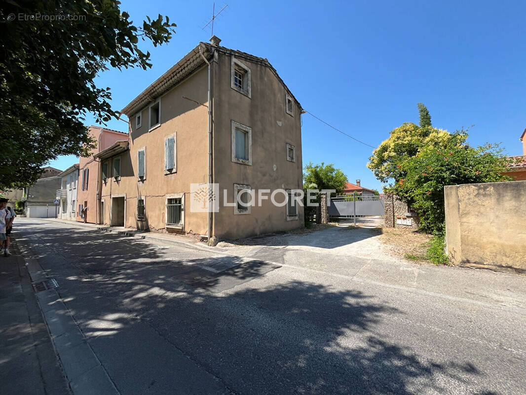 Appartement à L'ISLE-SUR-LA-SORGUE