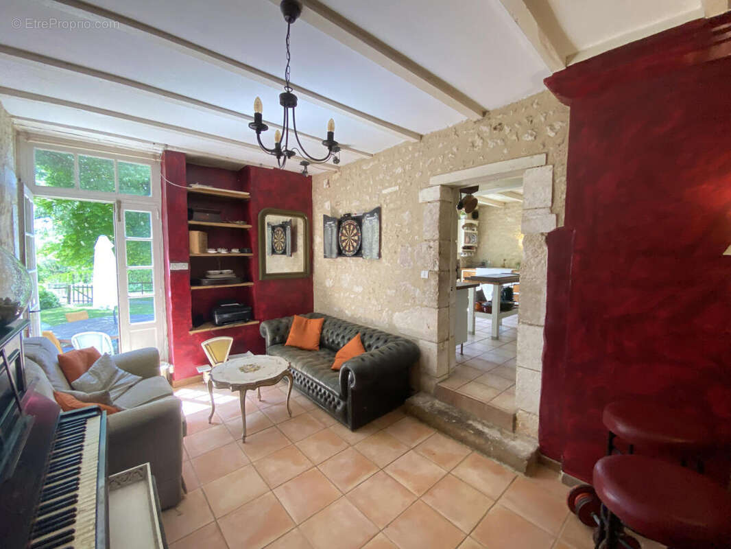 bar rdc - Maison à AUBETERRE-SUR-DRONNE