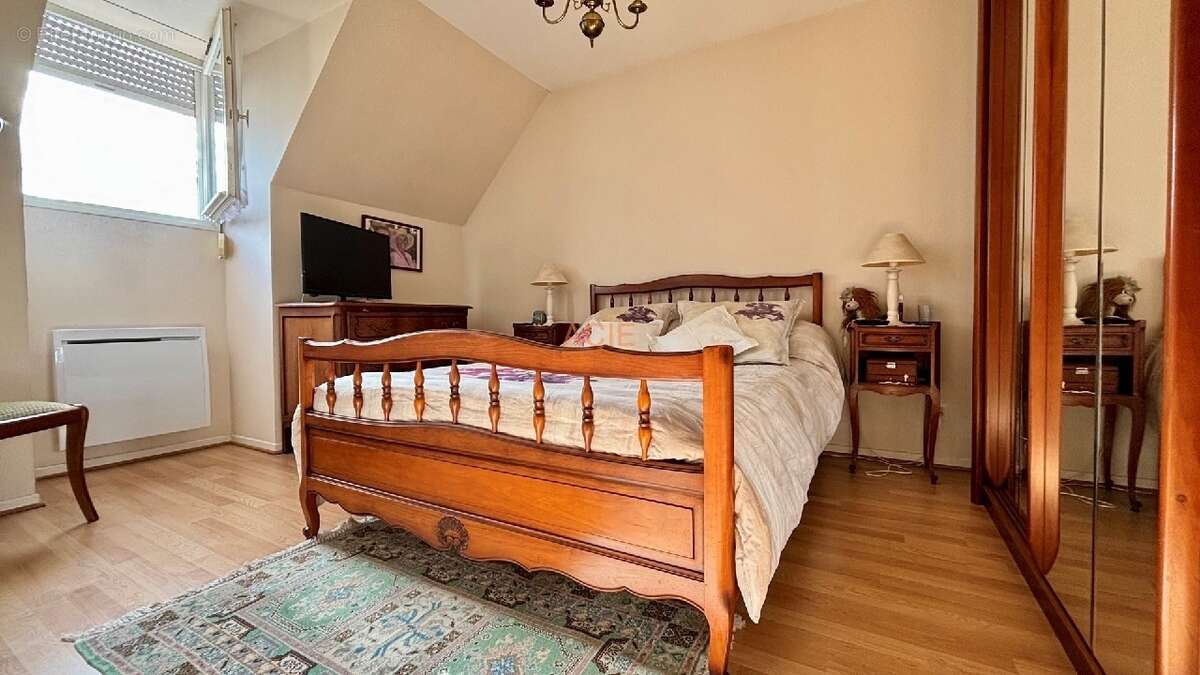 Maison à MARLY-LA-VILLE