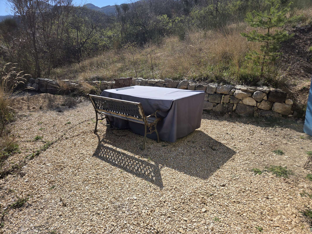 Autre à LA MOTTE-CHALANCON