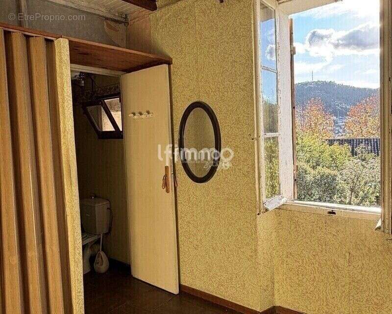 Maison de 101m2 à rénover sur sa parcelle de 500m2 - St Menet 13 - photo 26