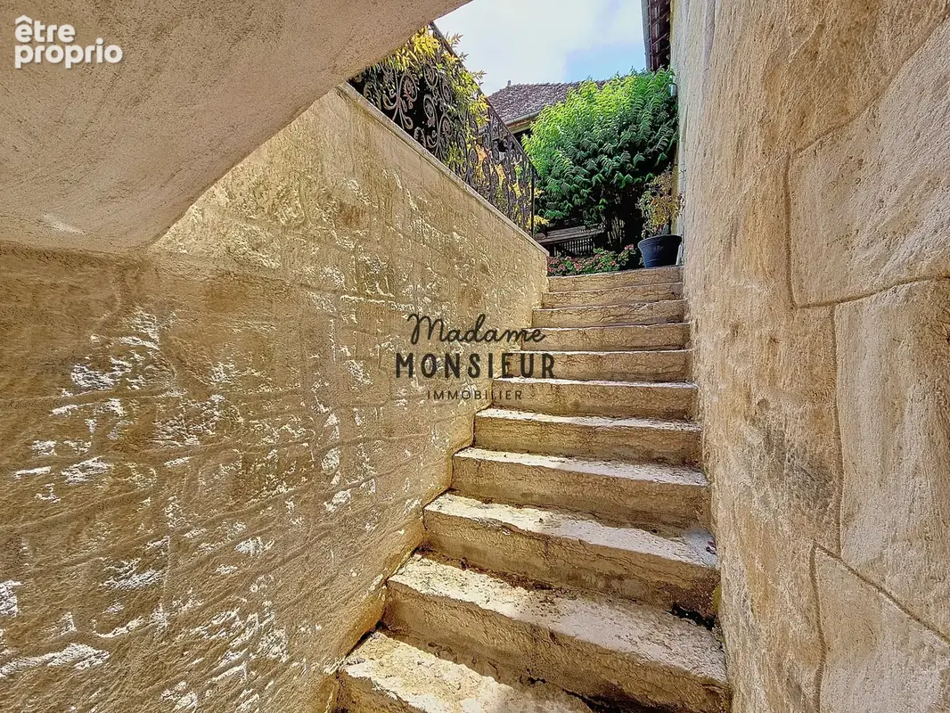 Propriété 280m2 avec jardin paysagé - photo 22