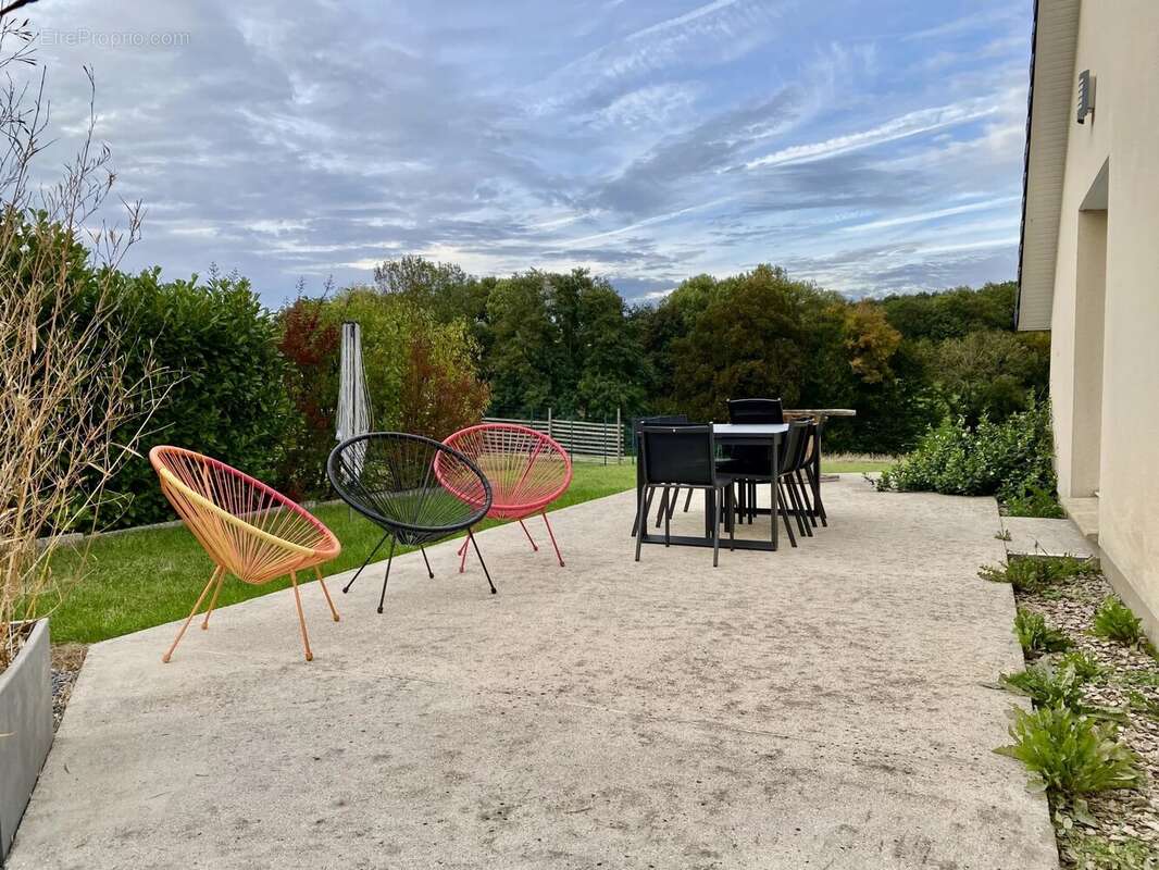 Maison à FONTAINE-SOUS-JOUY