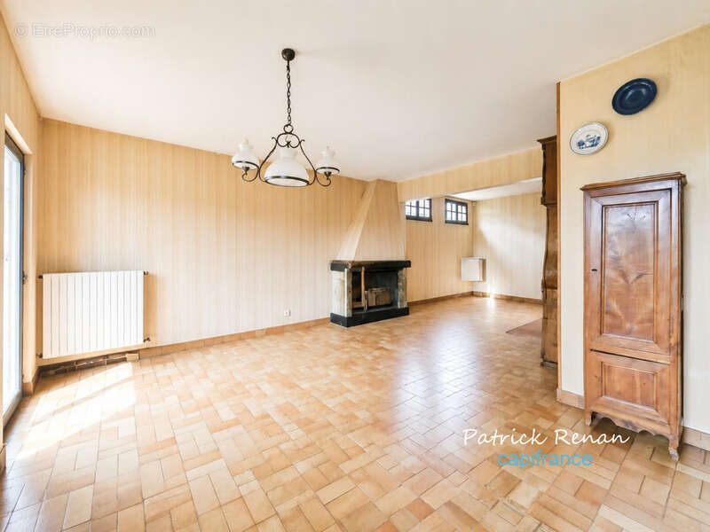 Maison à LES CLAYES-SOUS-BOIS