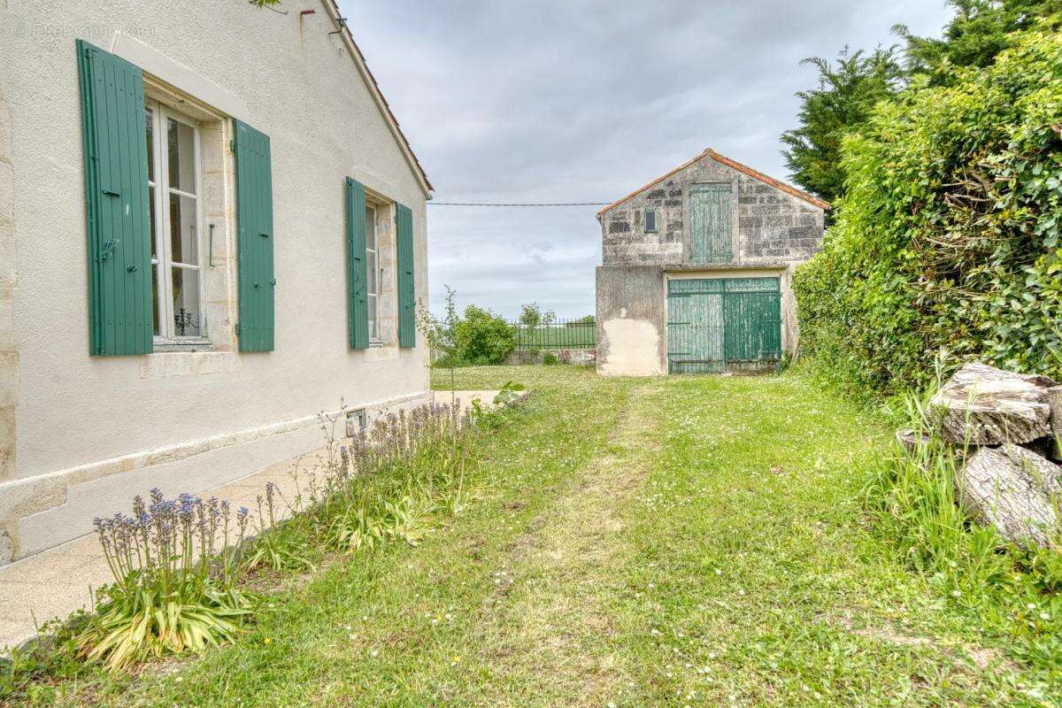 Maison à PORT-DES-BARQUES