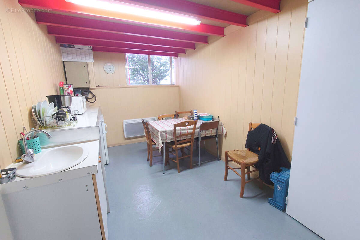 Commerce à MALEVILLE