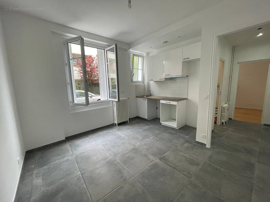 Appartement à COURBEVOIE