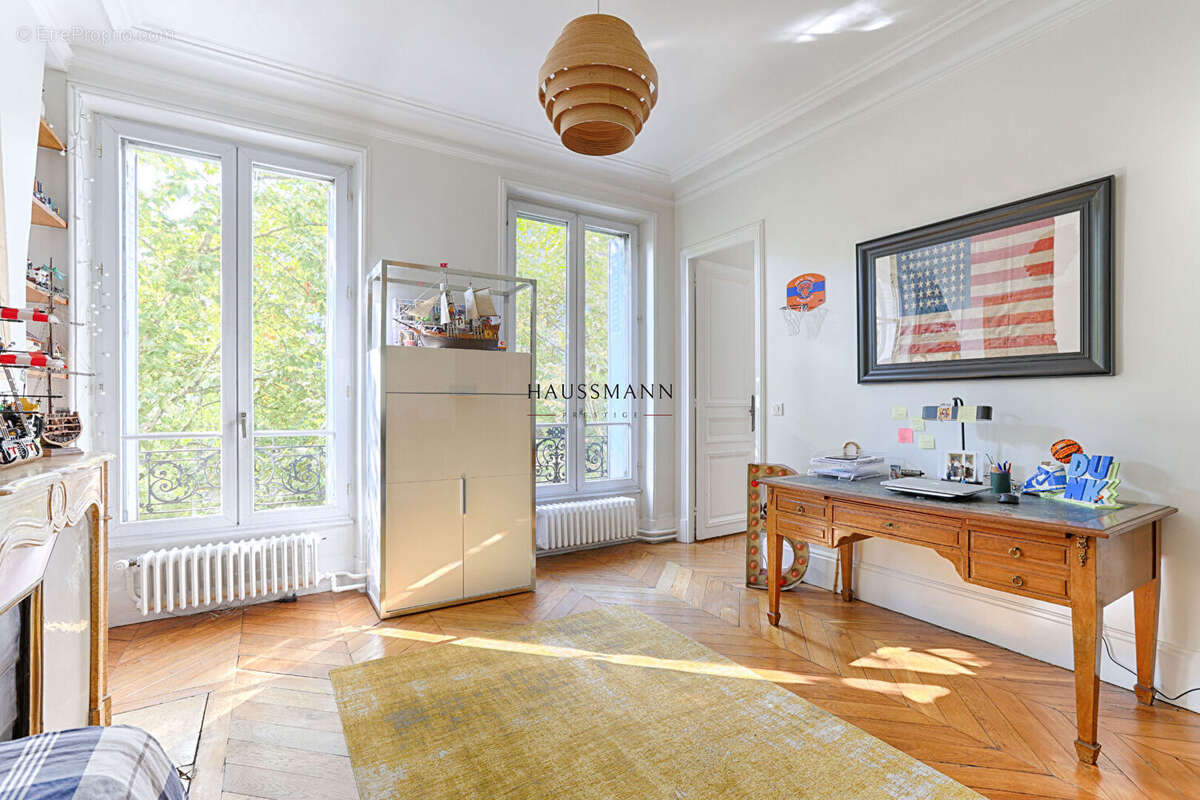 Appartement à PARIS-10E