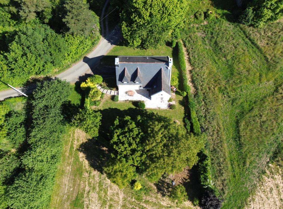 Maison à PLUHERLIN