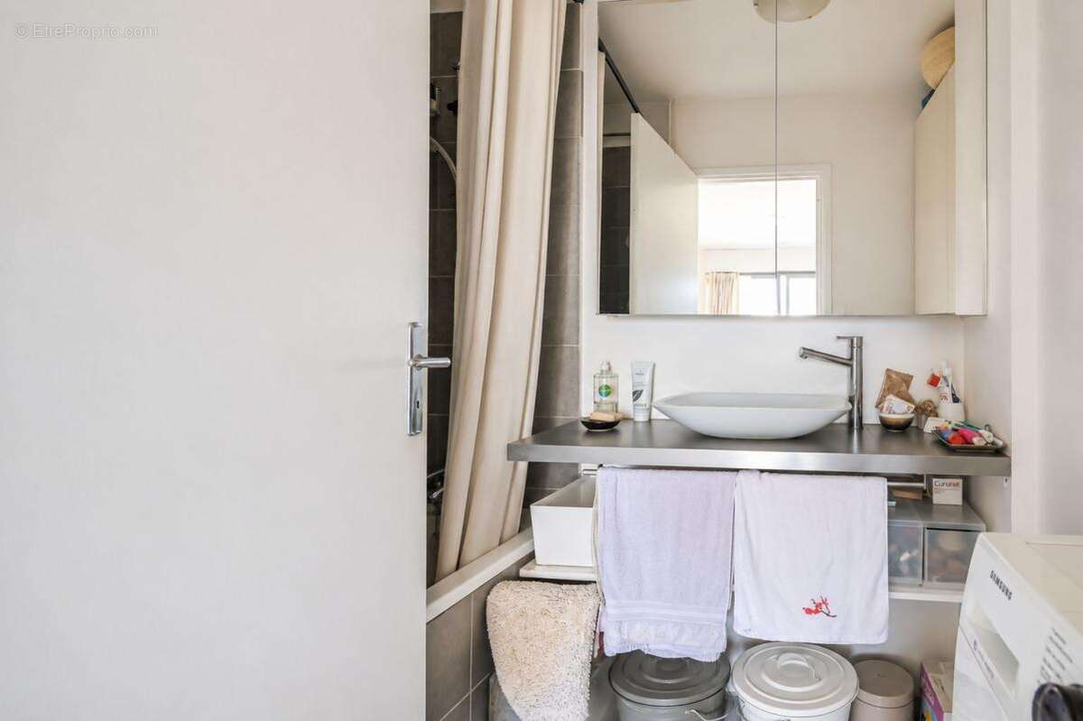 Appartement à PARIS-18E