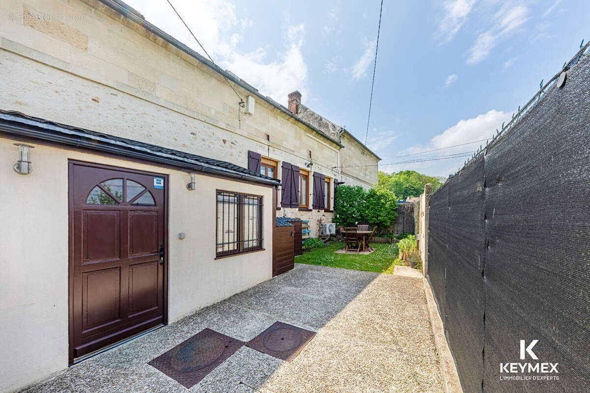 Maison  4 pièces 99 M²  et 110 m² utile ,3 chambres ,cour de 40 M² vue  sur les champs - photo 11