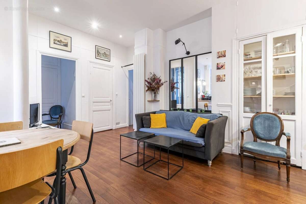 Appartement à PARIS-14E