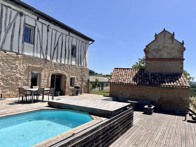 Maison à MOULAYRES