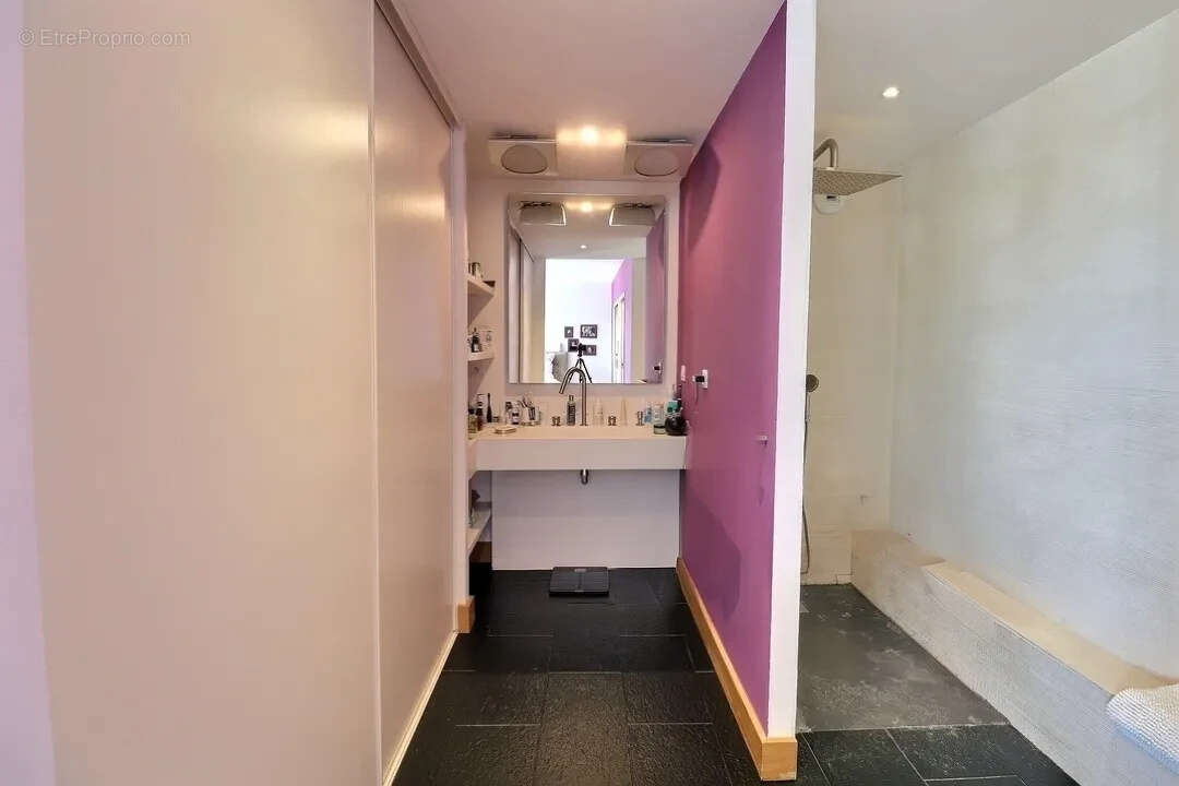 Appartement à MAUGUIO