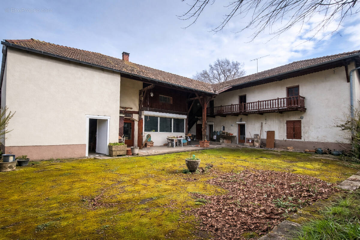 Maison à BELLEVILLE