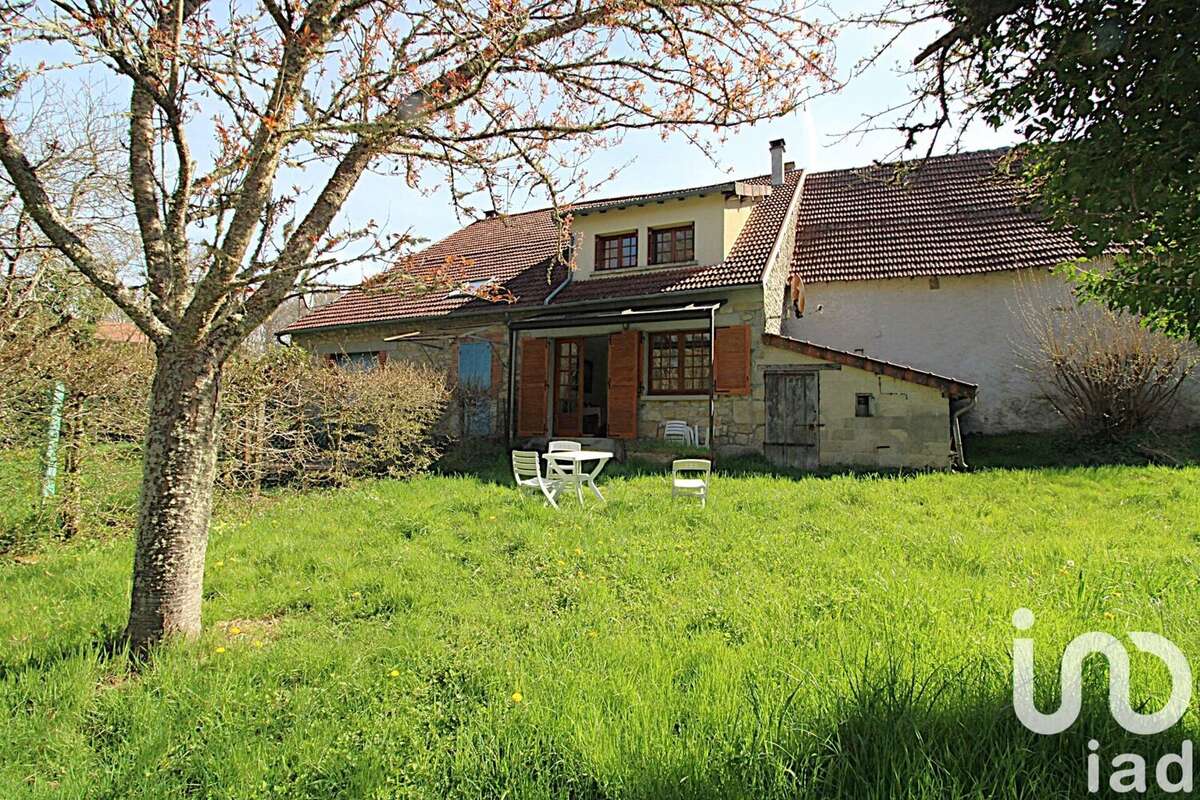 Photo 2 - Maison à SAINT-HILAIRE-LE-CHATEAU