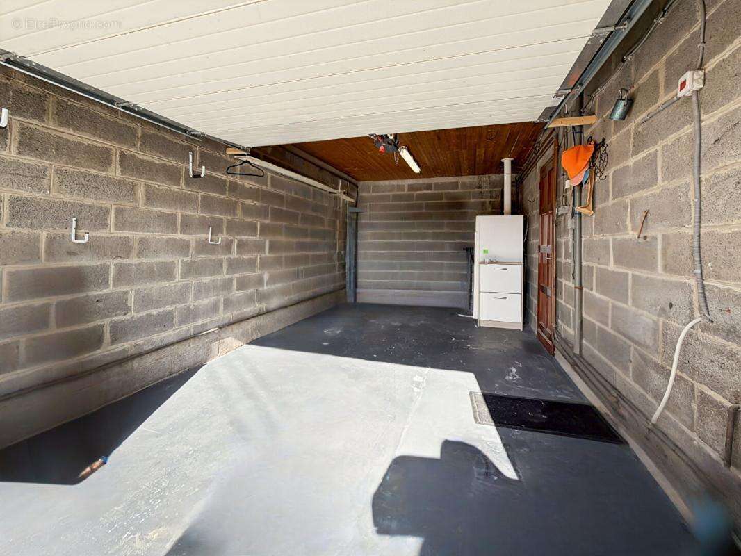 Maison à LA CHAPELLE-D'ARMENTIERES