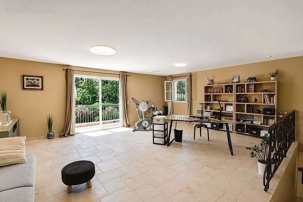 Fayence – Belle villa de 220 m² avec piscine et dépendance - photo 10
