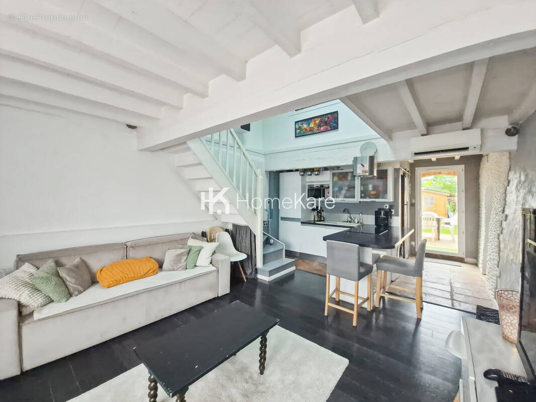 Maison à LABARTHE-SUR-LEZE