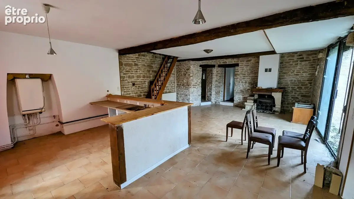 En bourgogne, dans le département de l'yonne, maison ancienne de caractere  avec dependances et terrain - photo 9