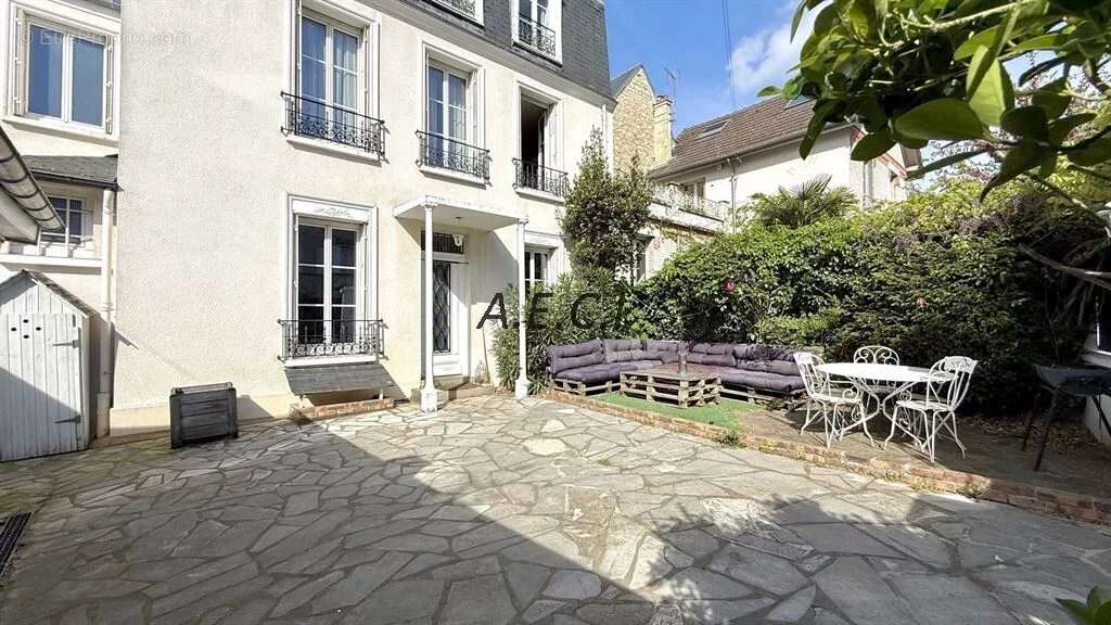 Maison familiale au cœur du quartier de Bécon-les-Bruyères - photo 9