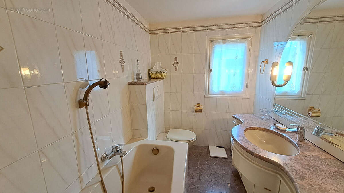 Maison à SAINT-REMY-LES-CHEVREUSE