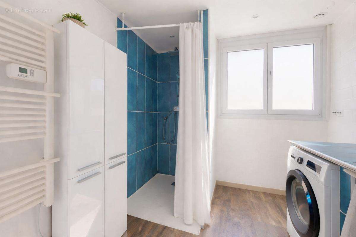 Maison à SAINT-MITRE-LES-REMPARTS