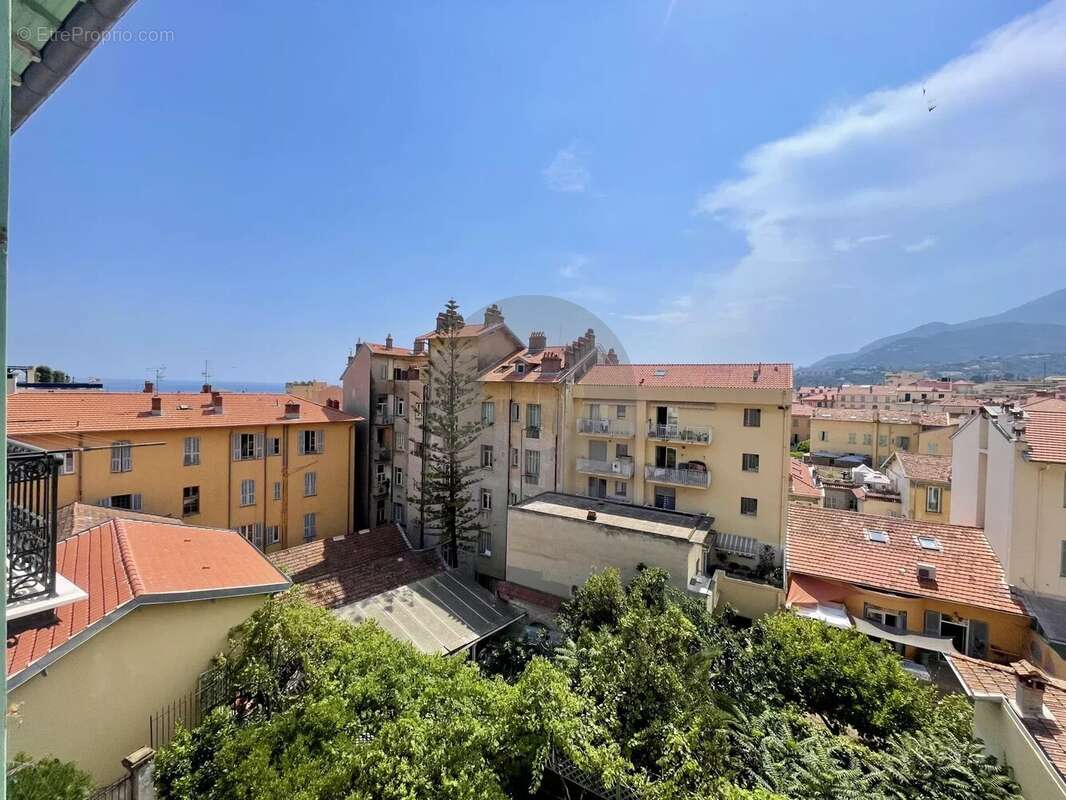 Exclusivité : Appartement de caractère 4P 125.11m² - photo 2