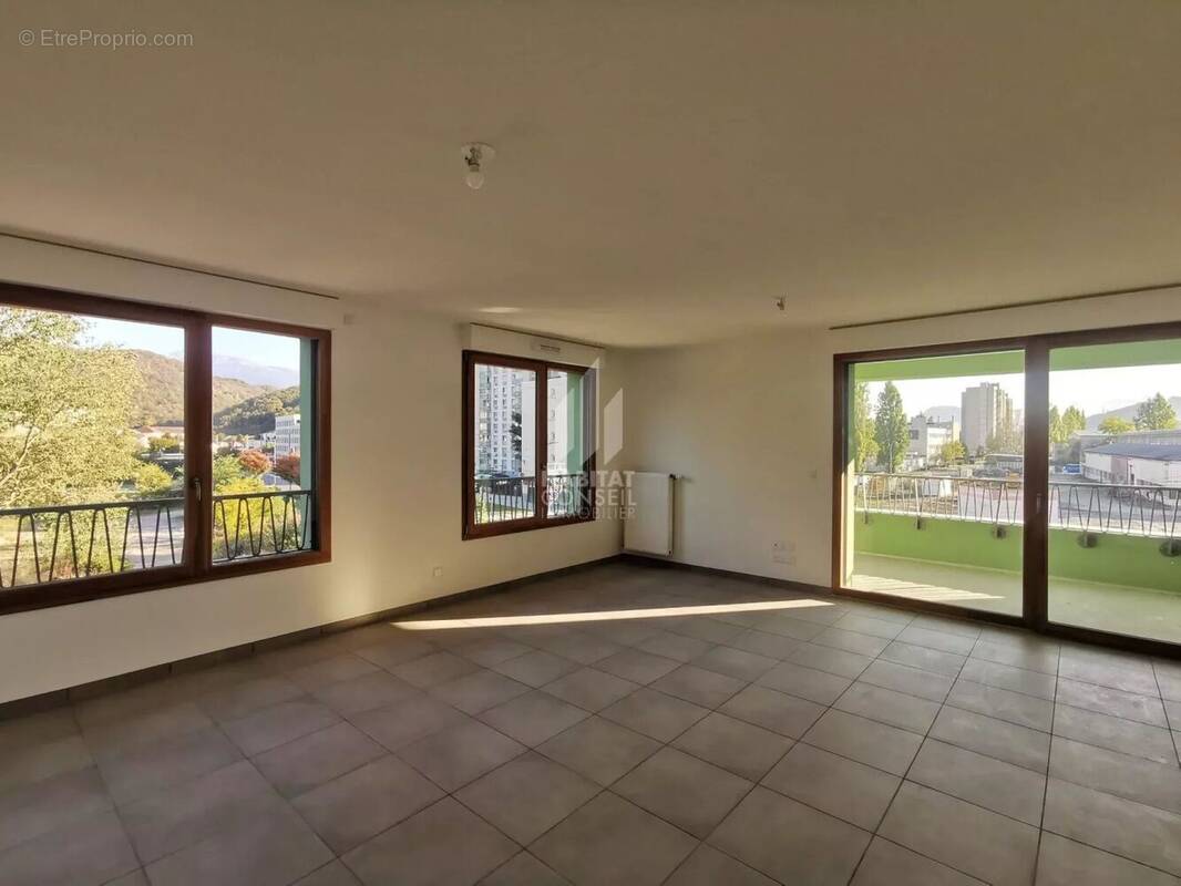 Appartement à LE PONT-DE-CLAIX