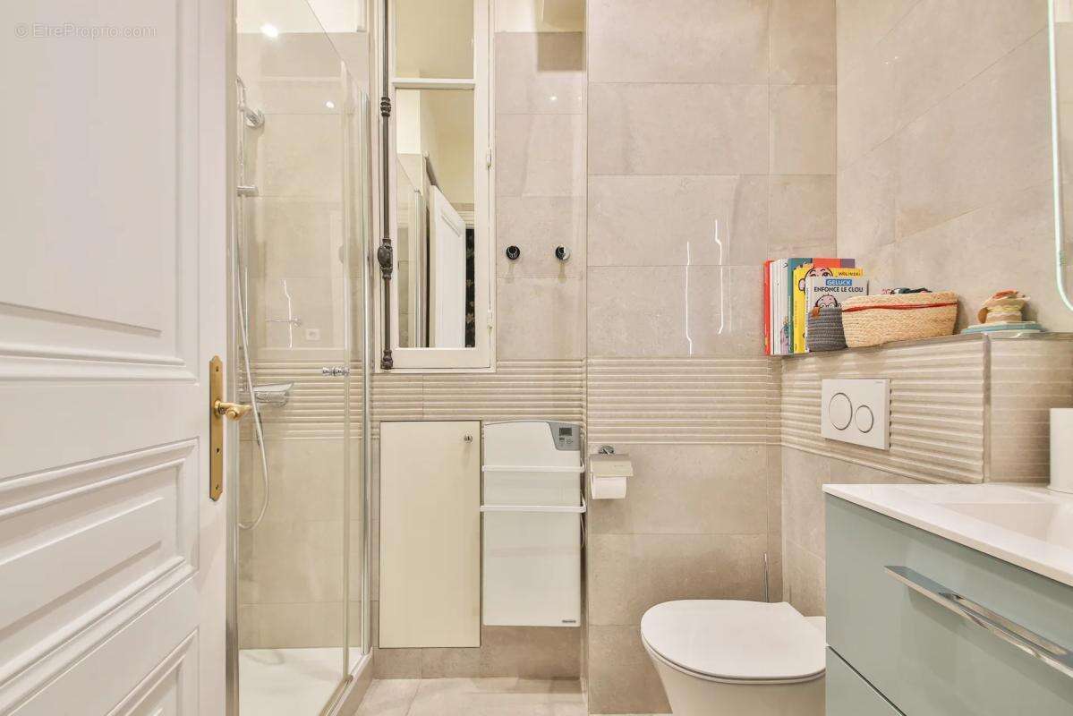 Appartement à NEUILLY-SUR-SEINE