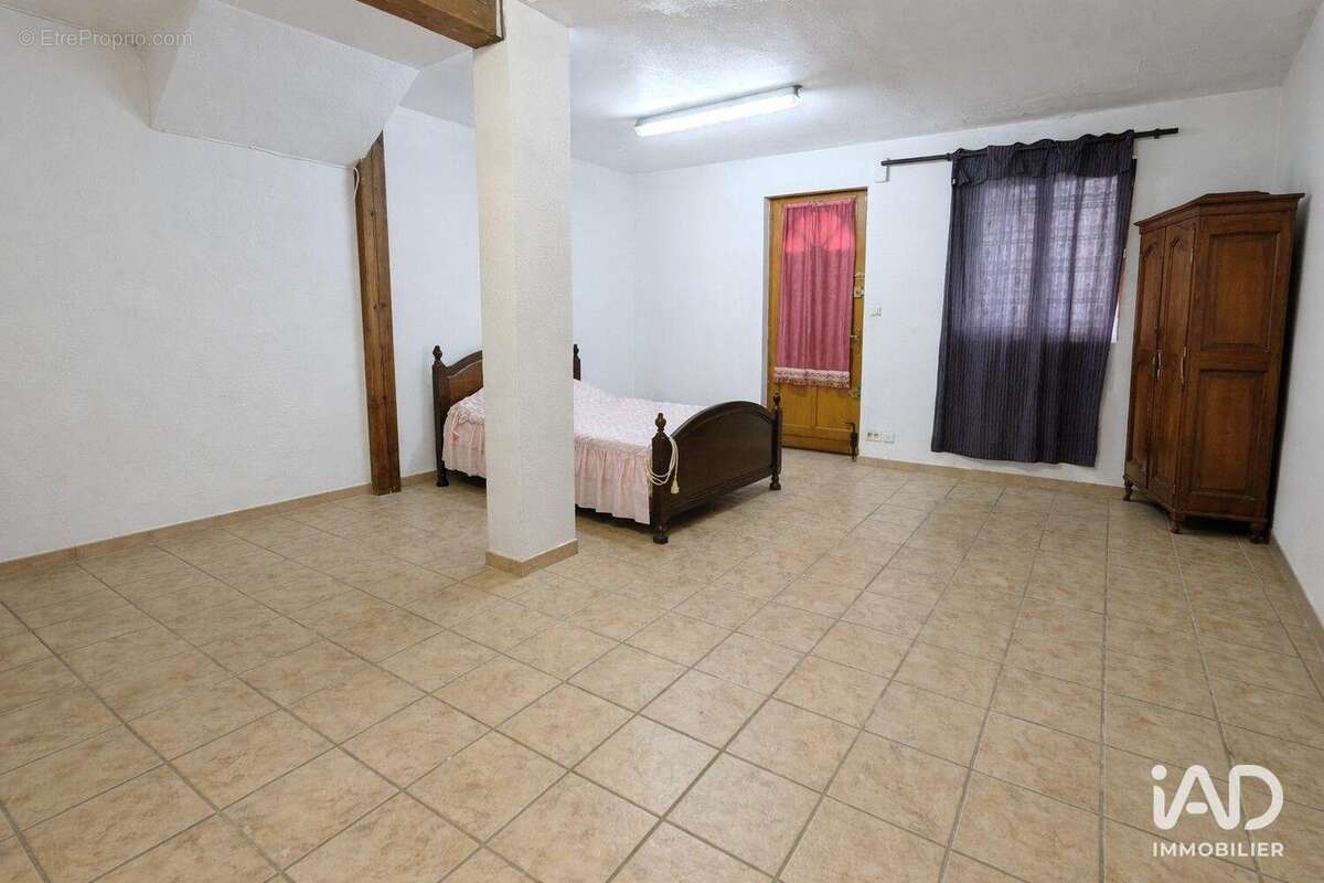 Photo 8 - Commerce à MONTESCOT