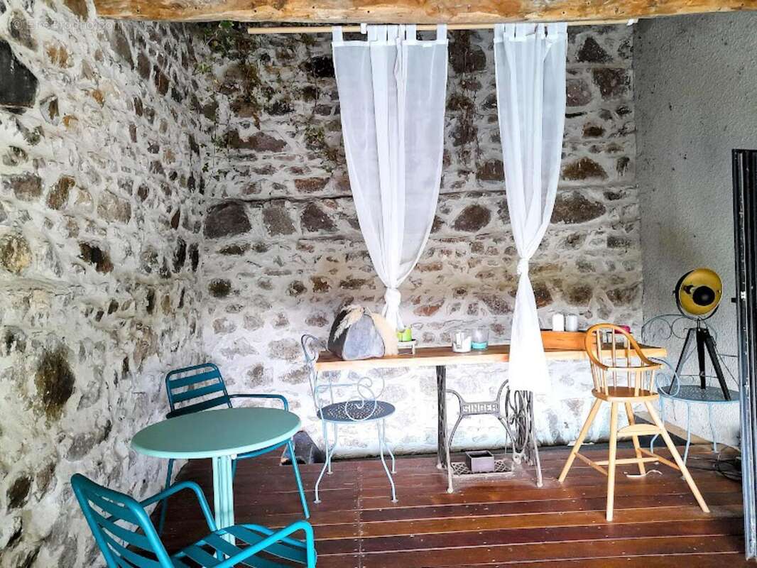 Photo 3 - Maison à VAUX-EN-BEAUJOLAIS