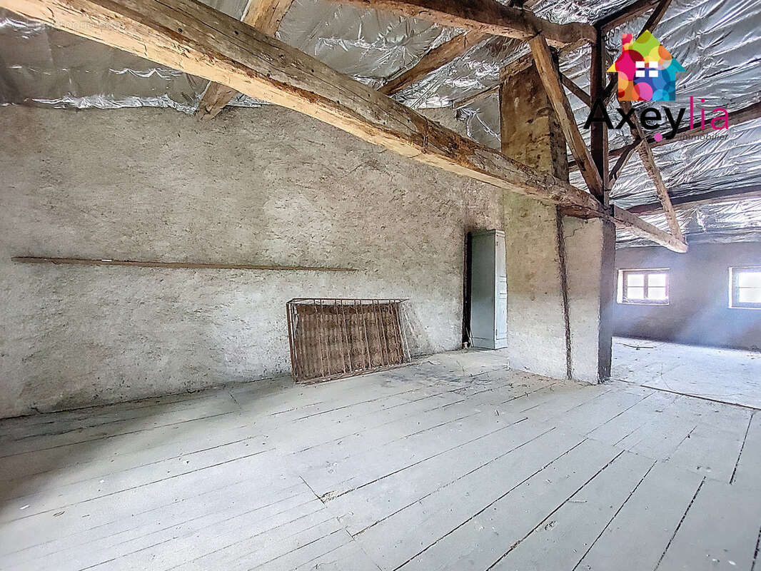 Maison à LA PACAUDIERE