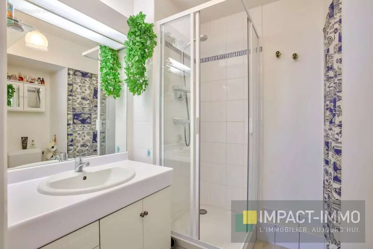 Appartement à LA GARENNE-COLOMBES