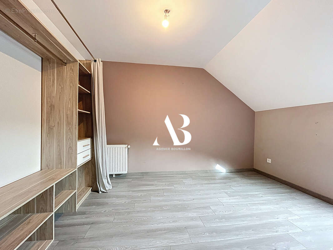 Appartement à MOISSY-CRAMAYEL