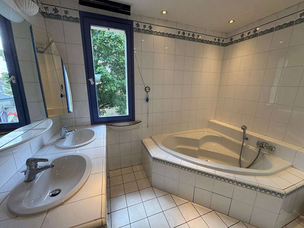 Maison à LE CREUSOT