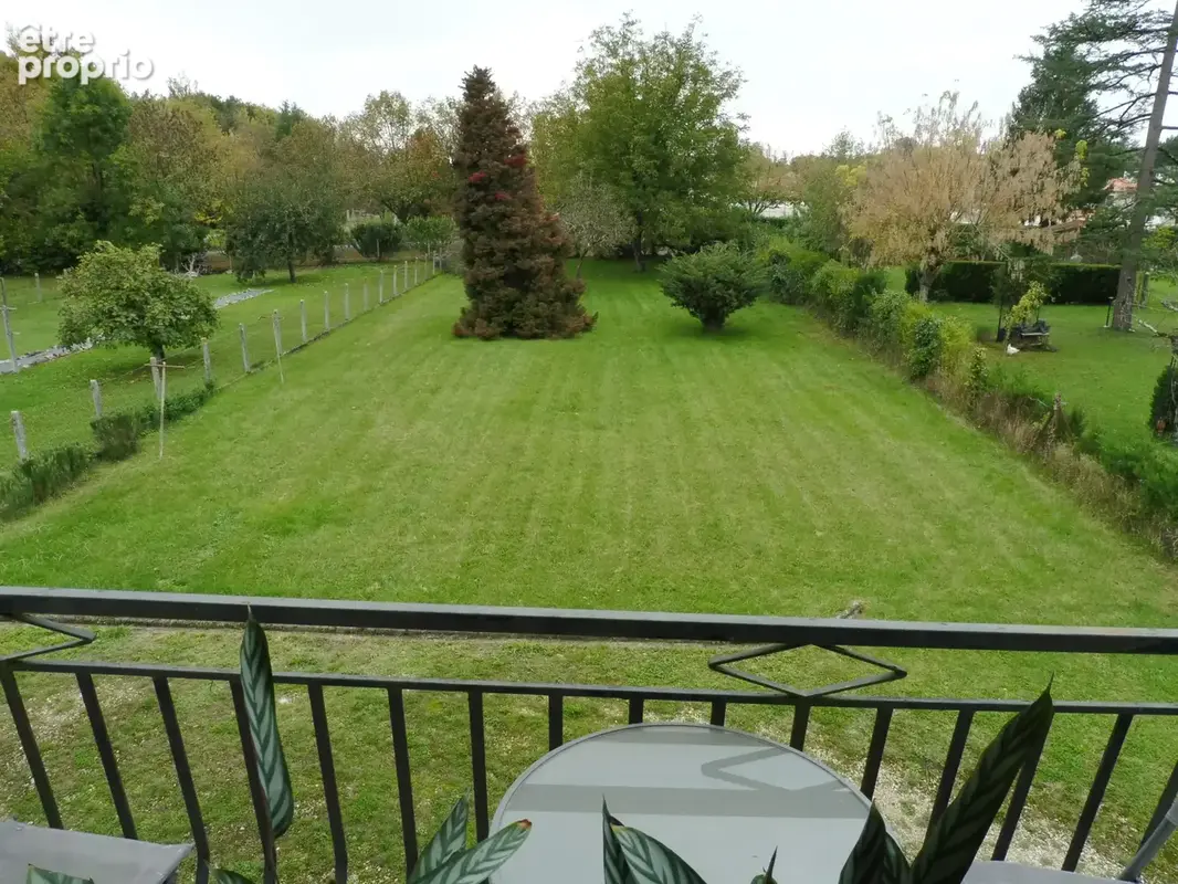 Riberac proche commerces - photo 21